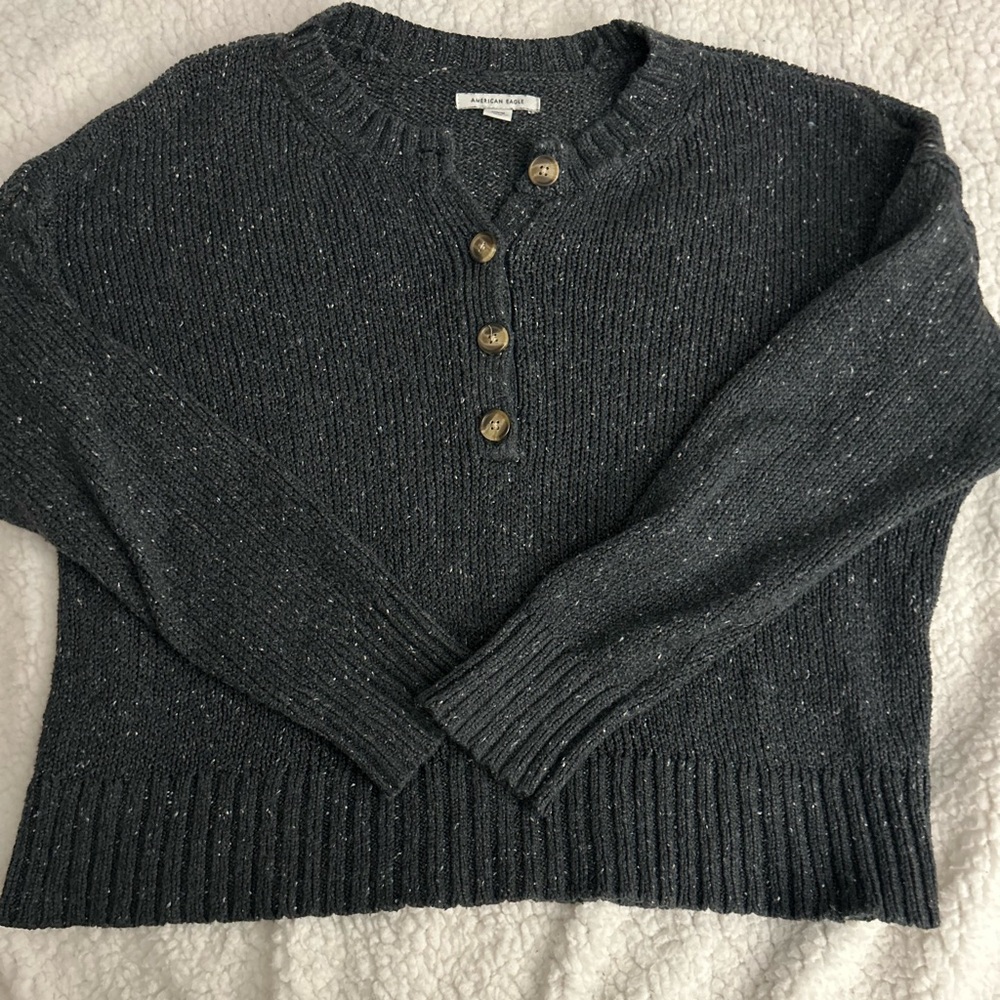 AE cotton knit black/grey flecked yarn Henley sweater